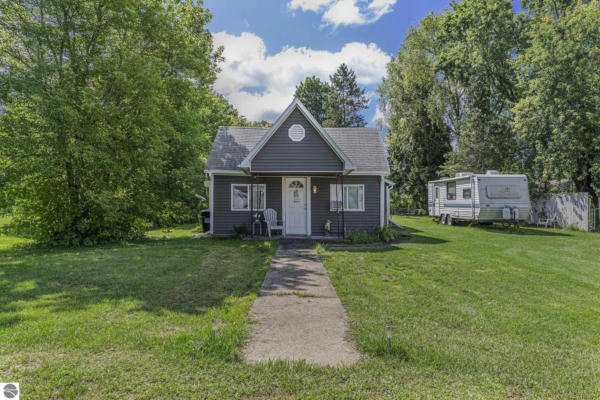 112 E JOHN ST, MESICK, MI 49668 - Image 1