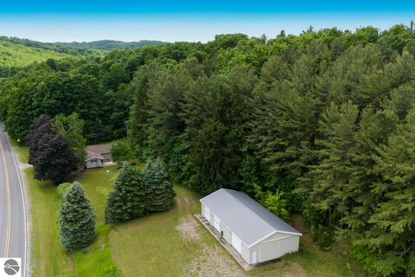 1551 N MACKSEY RD, SUTTONS BAY, MI 49682 - Image 1